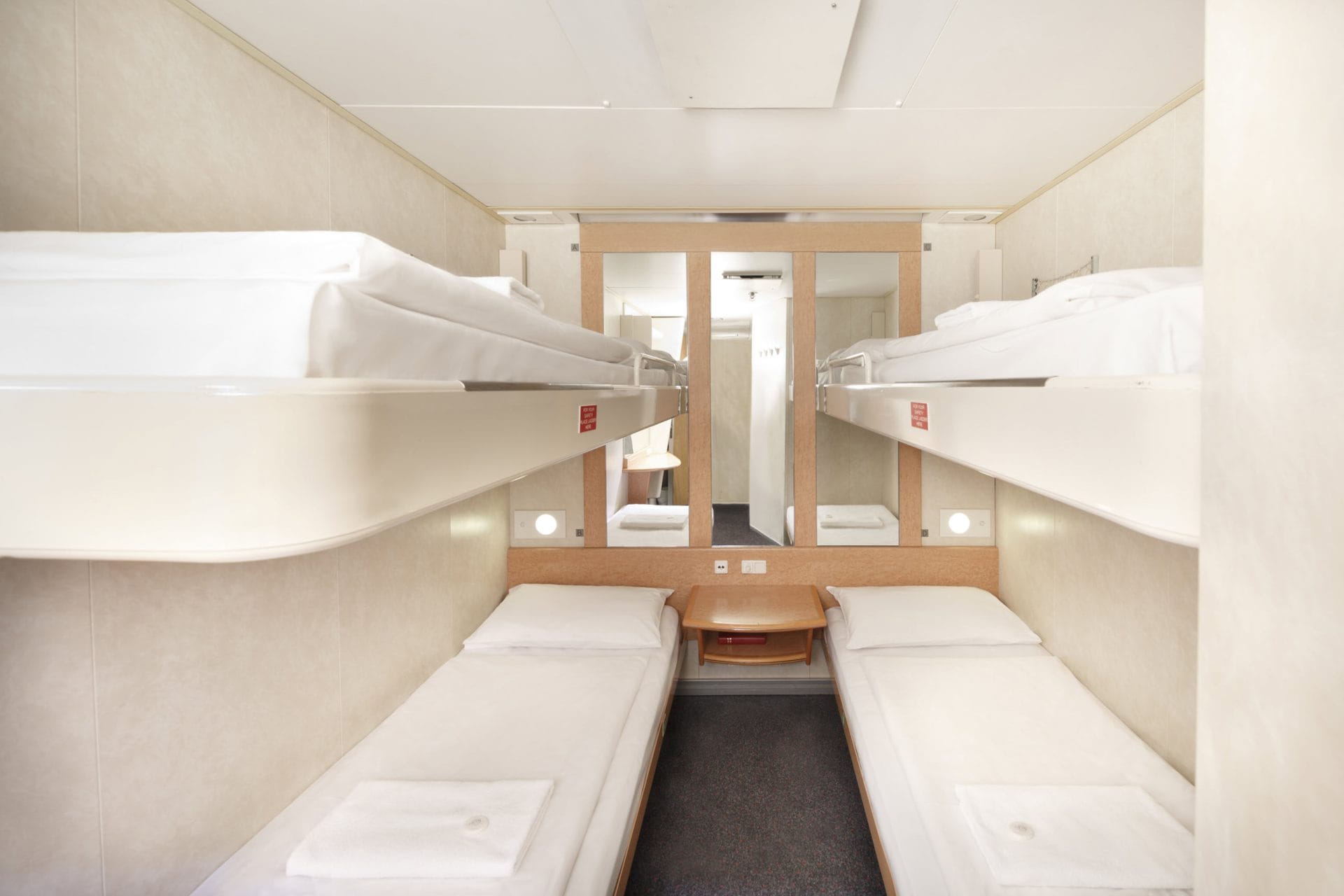 Accommodation 11 Cabin 2B P 563 retouched